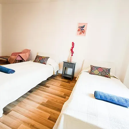 Private By La Rambla Hostel *