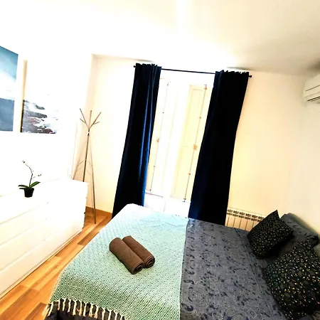 Private By La Rambla Hostel